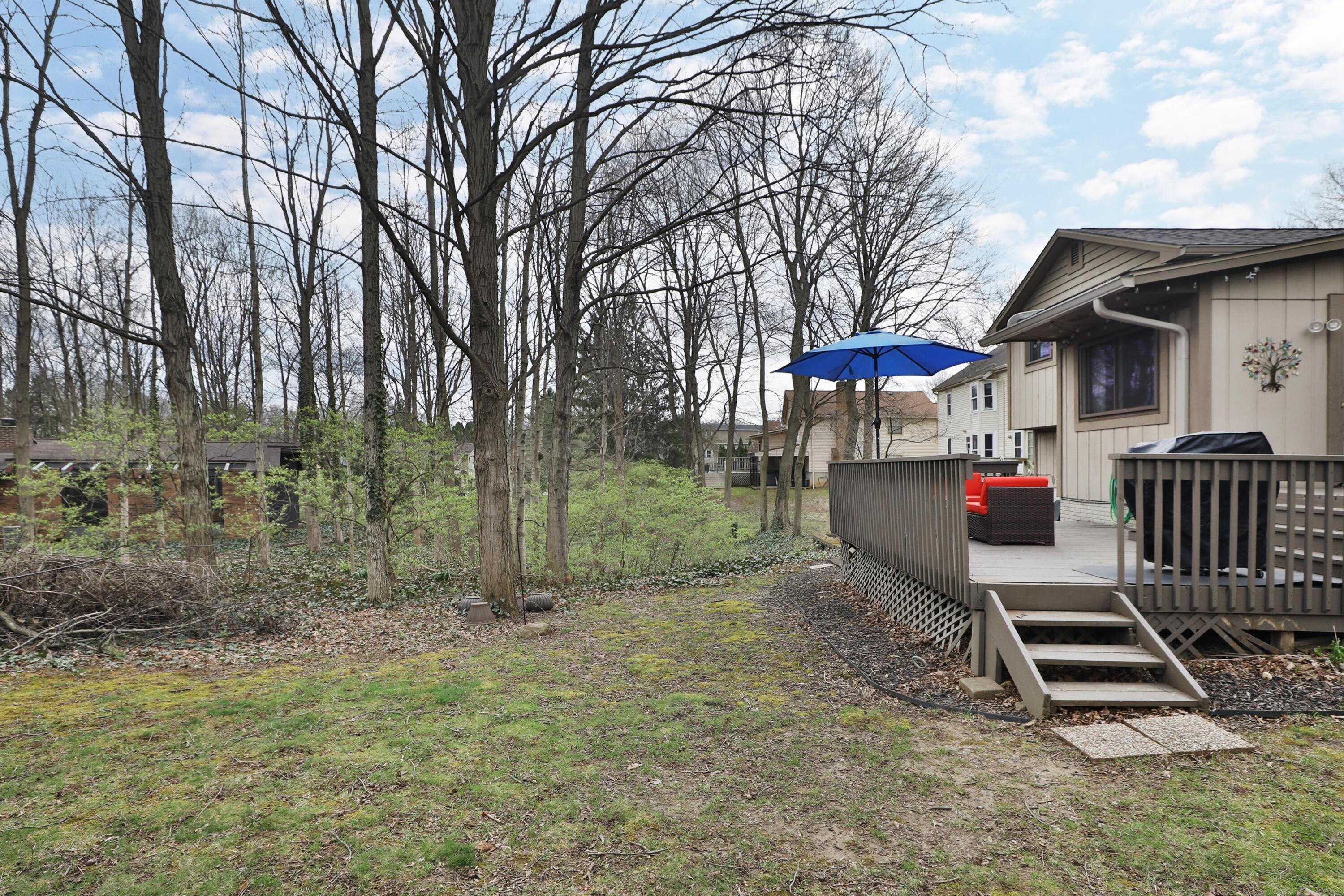 7044 Linworth Road Columbus, OH 43235 - Photo 43 of 48 Deck/yard