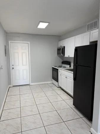 $1,500 | 1273 West 34th Street, Unit 2, Riviera Beach, FL 33404