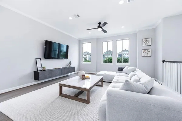 $2,550 | 2022 Groveland Glen Drive, Houston, TX 77051