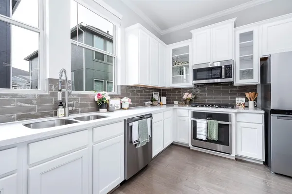 $2,550 | 2022 Groveland Glen Drive, Houston, TX 77051