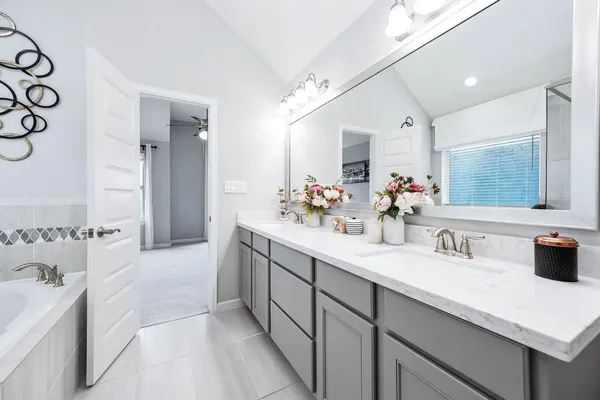 $2,550 | 2022 Groveland Glen Drive, Houston, TX 77051