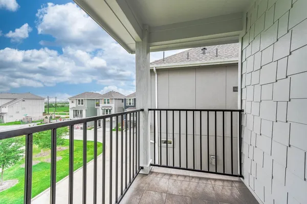 $2,550 | 2022 Groveland Glen Drive, Houston, TX 77051