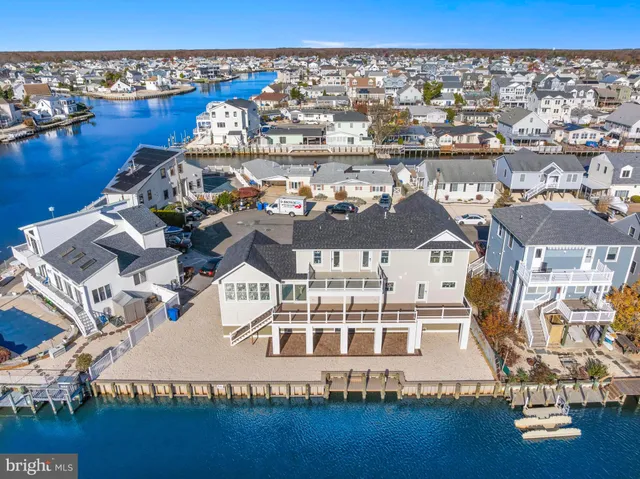 a picture of city view with wooden floor