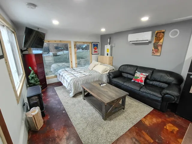 $1,200 | 1125 Molitor Road, Unit B, Aurora, IL 60505