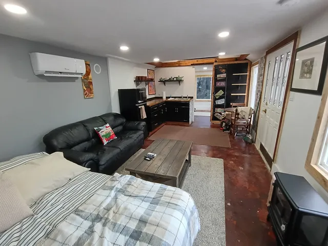 $1,200 | 1125 Molitor Road, Unit B, Aurora, IL 60505