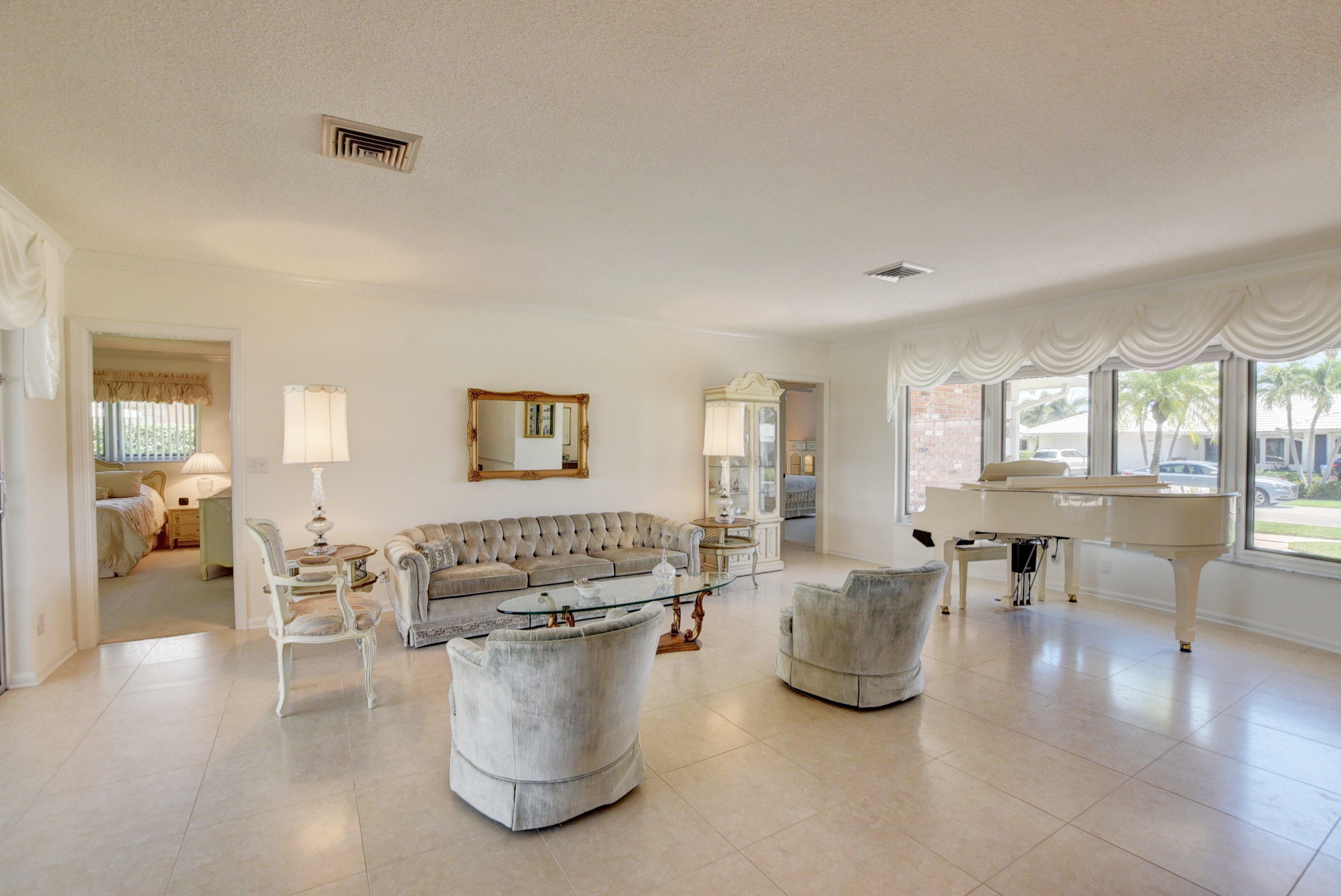 1361 Mulberry Way Boca Raton, FL 33486 - Photo 10 of 43 Living room