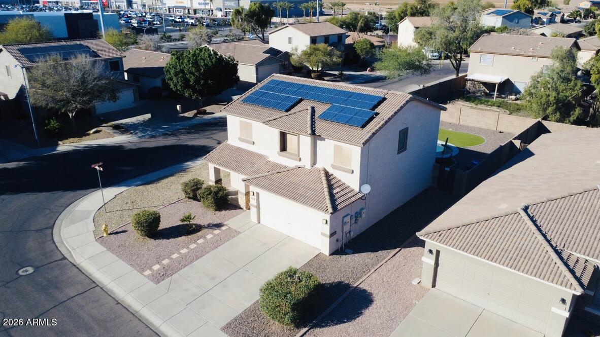 a view of entryway with outdoor space