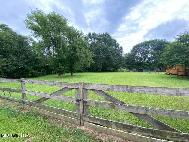 75 Lynn Street Sebastopol, MS 39189 - Photo 7 of 24 IMG_3589