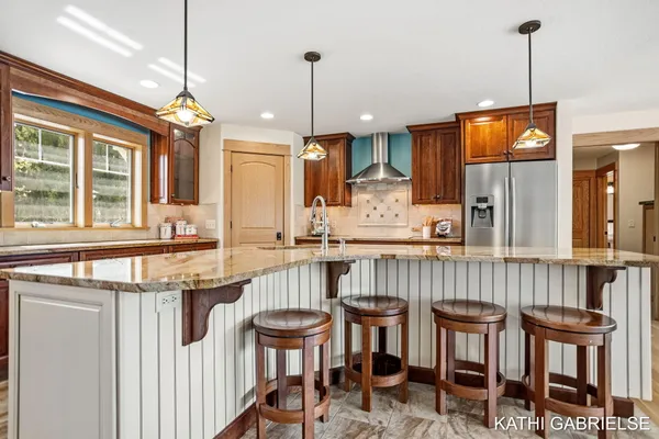 $1,975,000 | 18886 Greenwood Court, Spring Lake, MI 49456