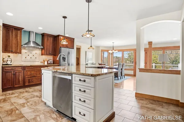 $1,975,000 | 18886 Greenwood Court, Spring Lake, MI 49456