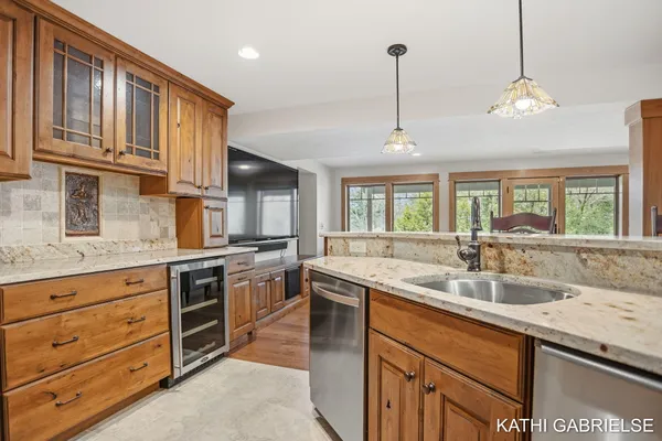 $1,975,000 | 18886 Greenwood Court, Spring Lake, MI 49456