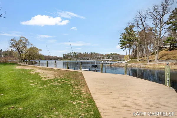 $1,975,000 | 18886 Greenwood Court, Spring Lake, MI 49456