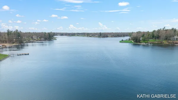 $1,975,000 | 18886 Greenwood Court, Spring Lake, MI 49456