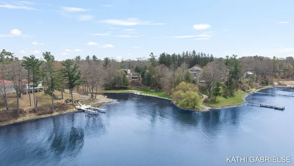 $1,975,000 | 18886 Greenwood Court, Spring Lake, MI 49456