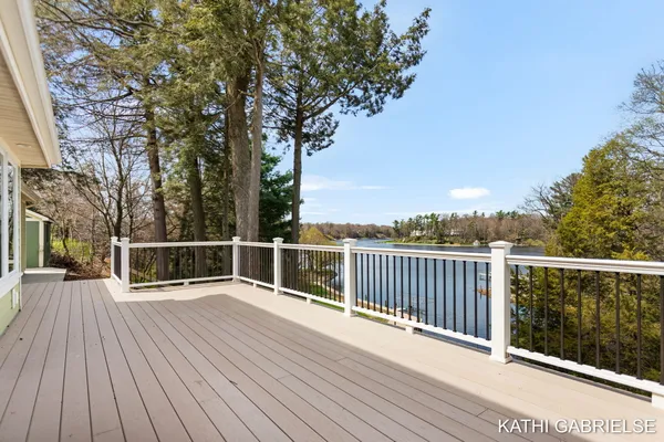 $1,975,000 | 18886 Greenwood Court, Spring Lake, MI 49456