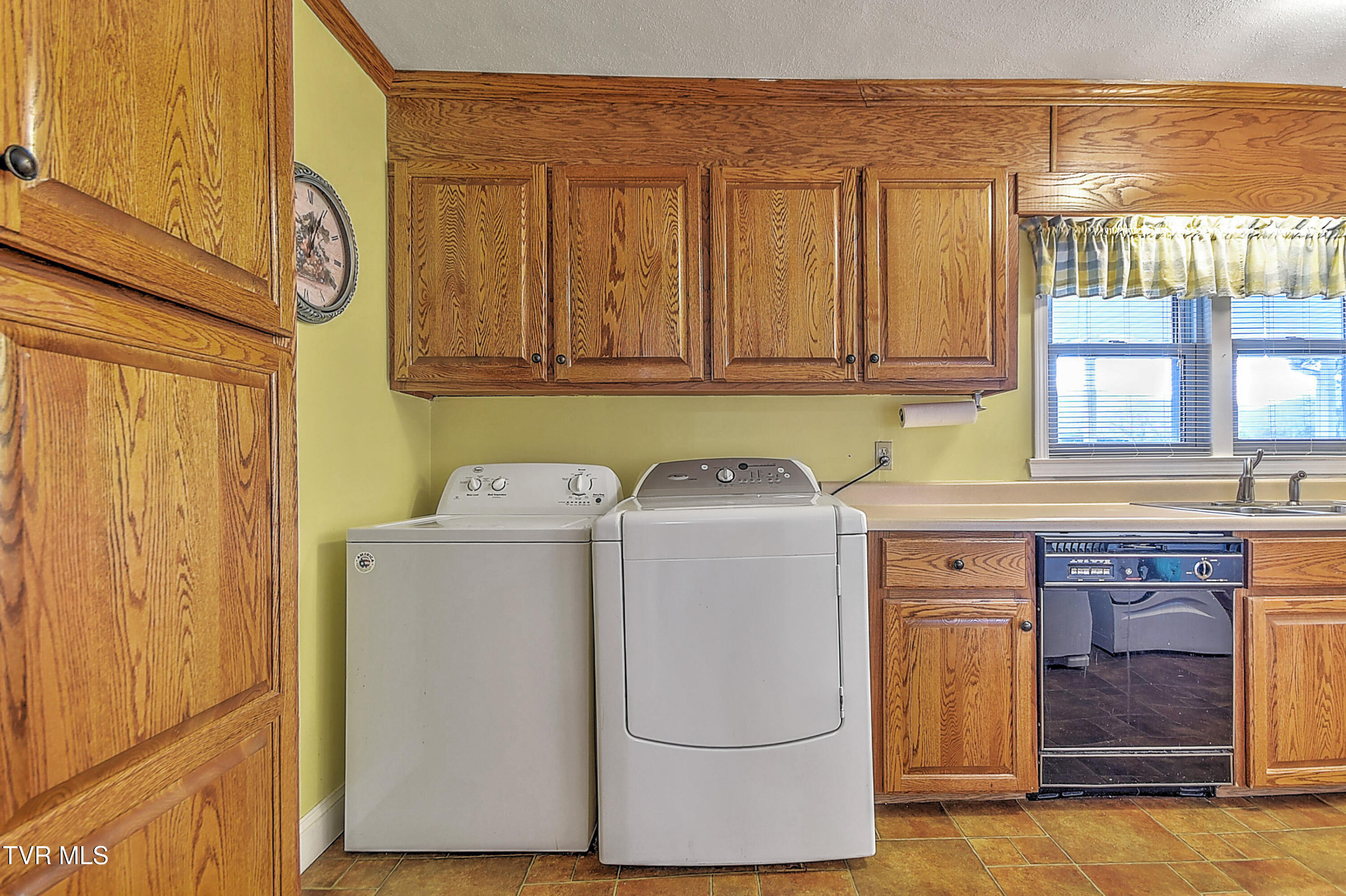 104 Houston Street Bristol, TN 37620 - Photo 21 of 44 104 Houston St DK-16