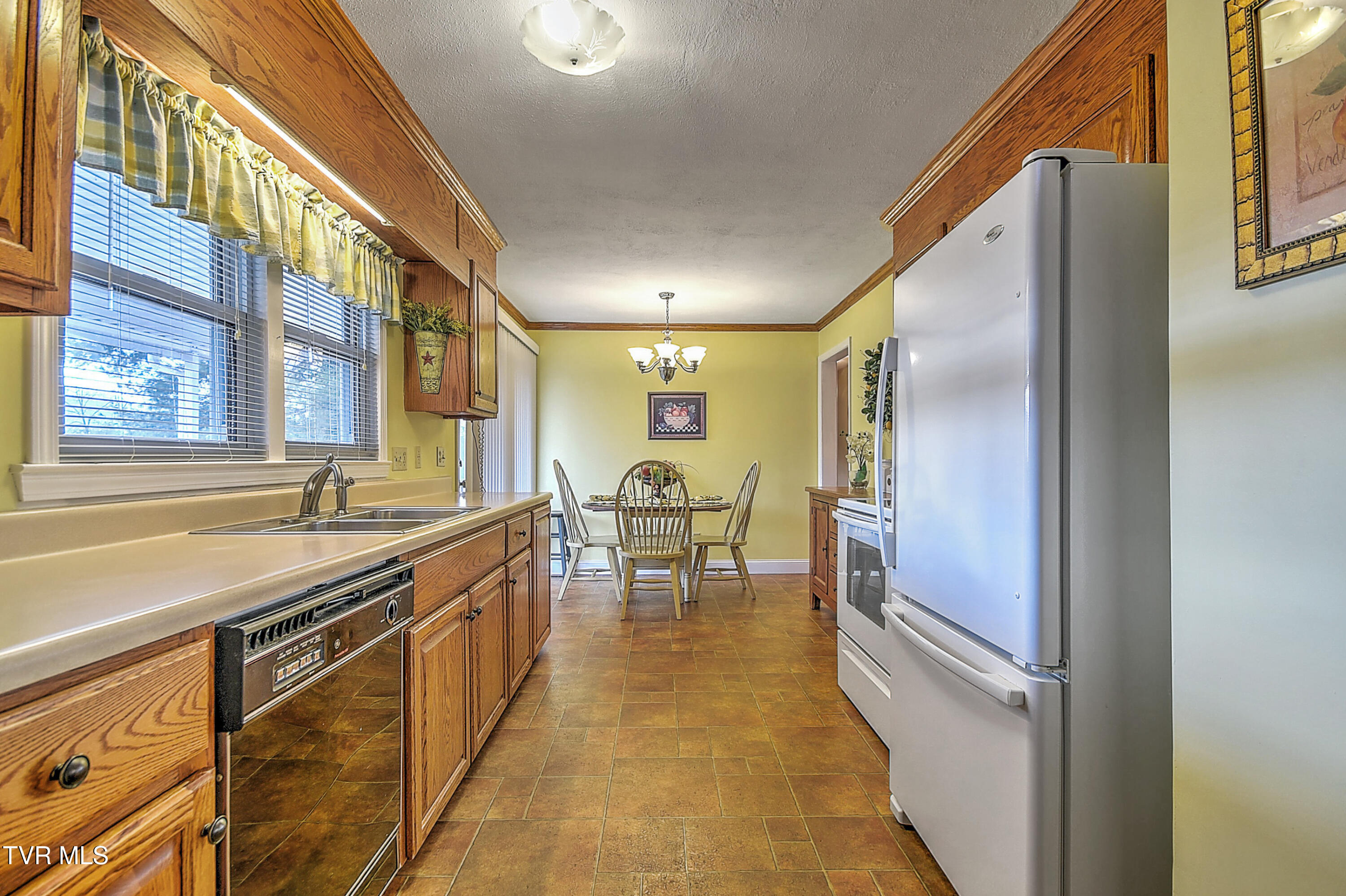 104 Houston Street Bristol, TN 37620 - Photo 22 of 44 104 Houston St DK-17