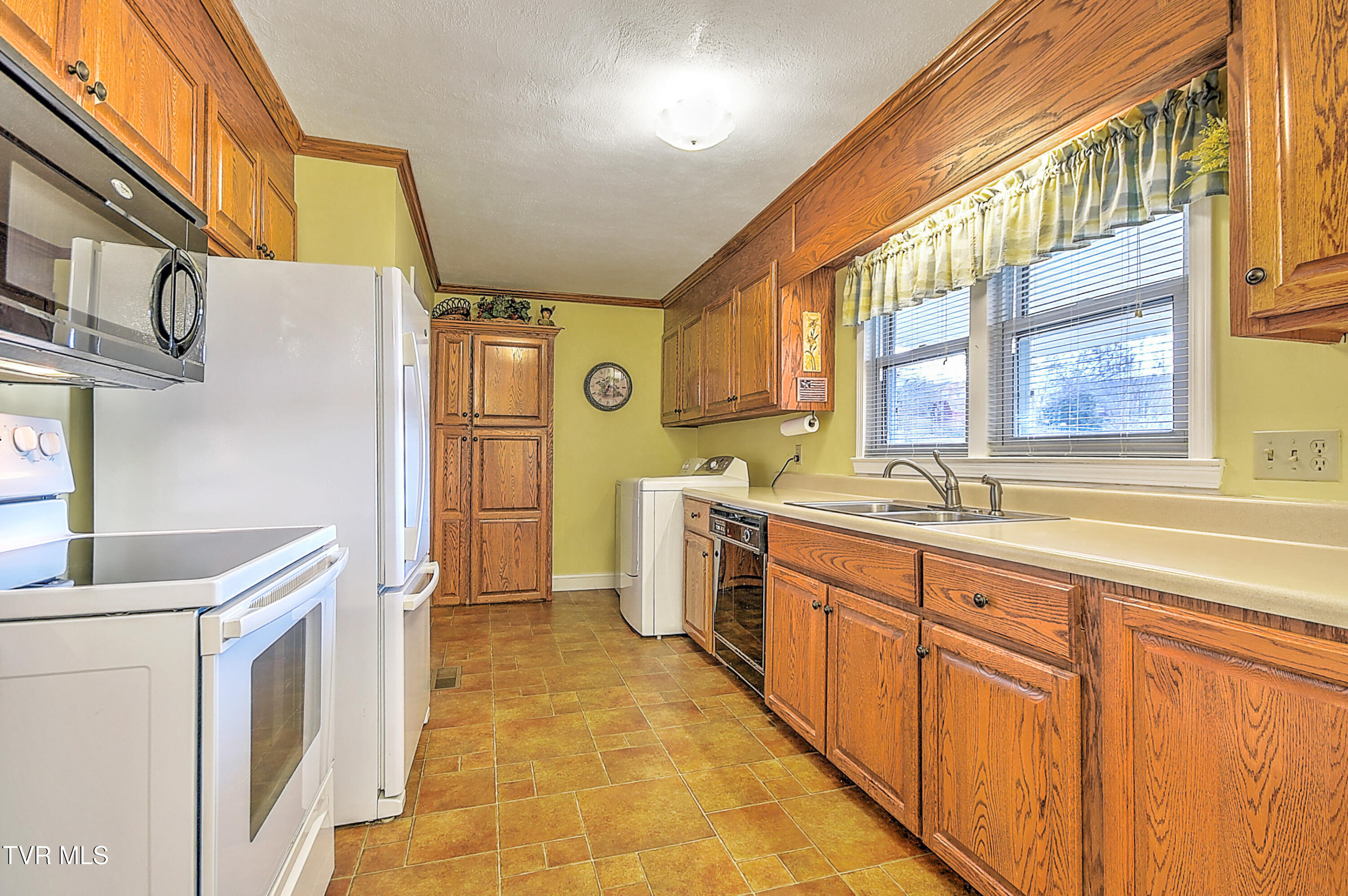 104 Houston Street Bristol, TN 37620 - Photo 23 of 44 104 Houston St DK-18