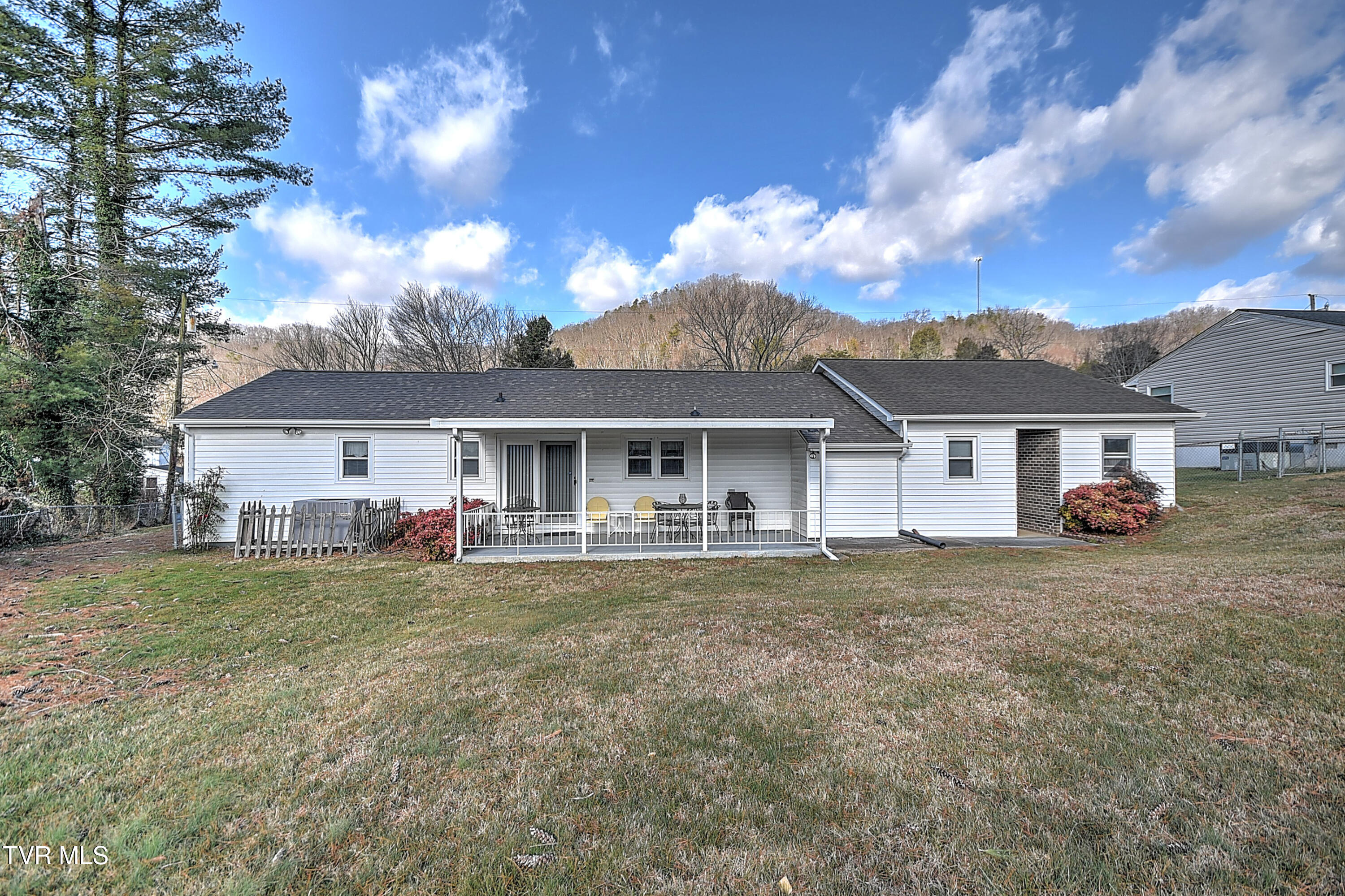 104 Houston Street Bristol, TN 37620 - Photo 39 of 44 104 Houston St DK-33