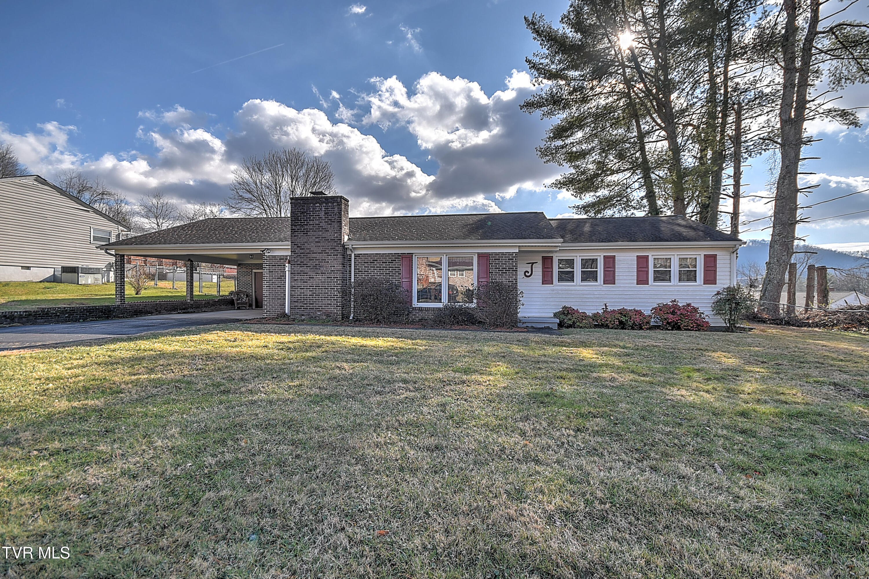 104 Houston Street Bristol, TN 37620 - Photo 4 of 44 104 Houston St DK-3