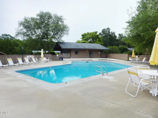 $1,650 | 802 Oak Tree Drive, Chapel Hill, NC 27517