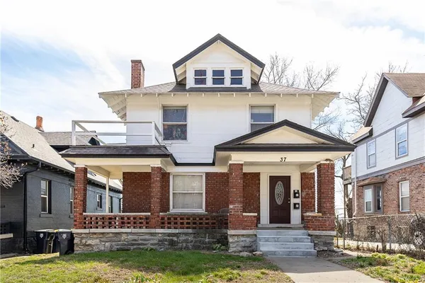 $395,000 | 37 East 32nd Street, Kansas City, MO 64111
