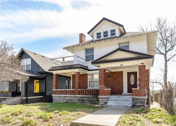 $395,000 | 37 East 32nd Street, Kansas City, MO 64111