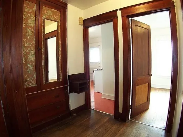 $395,000 | 37 East 32nd Street, Kansas City, MO 64111