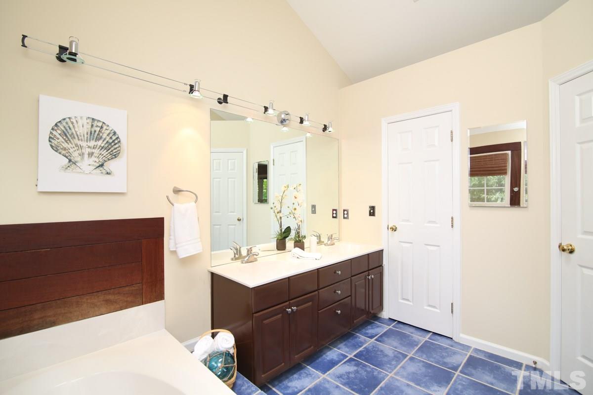 8505 Wheeling Drive Raleigh, NC 27615 - Photo 15 of 25