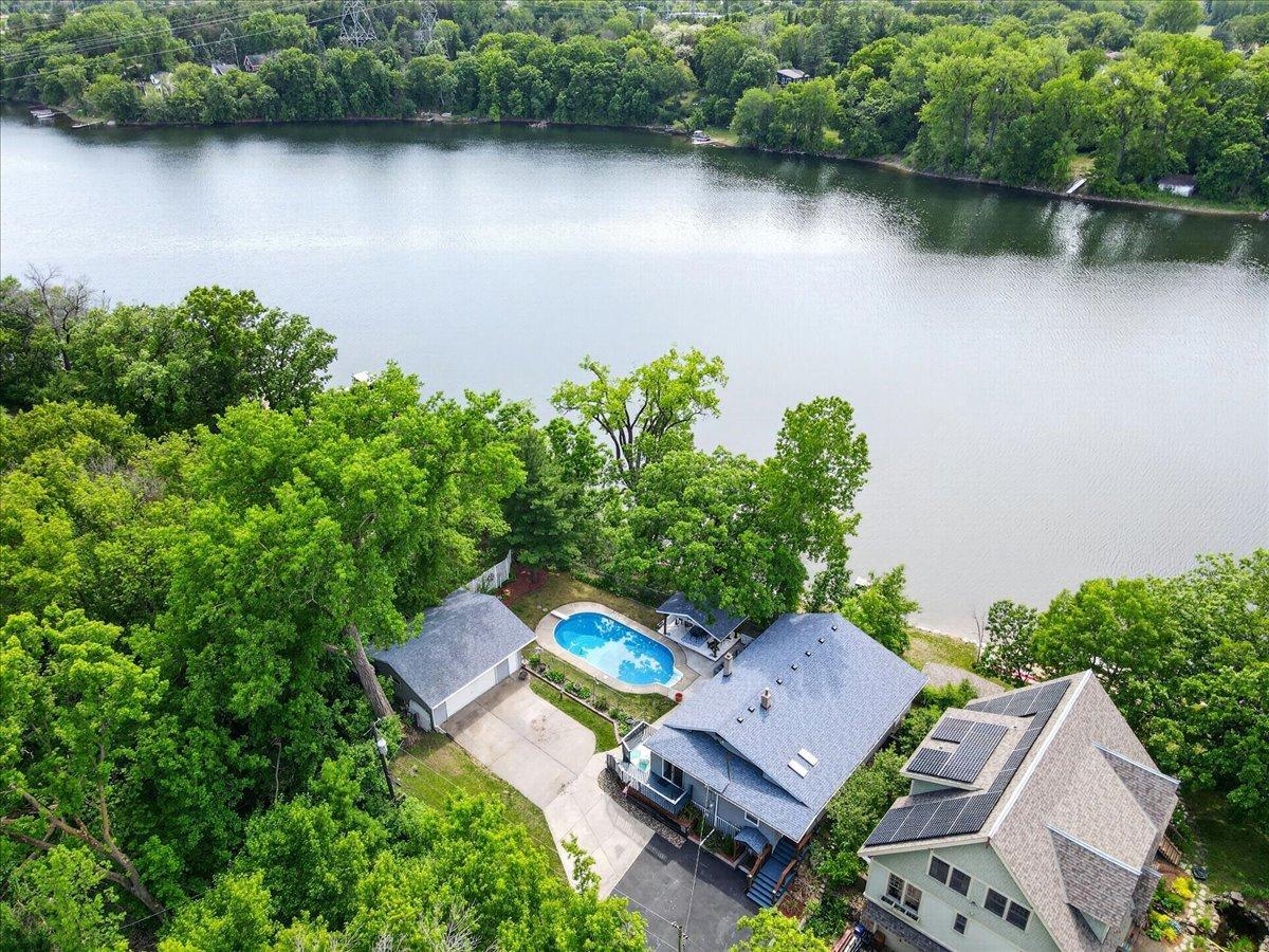 79 Long Lake Road Mahtomedi, MN 55115 - Photo 5 of 54