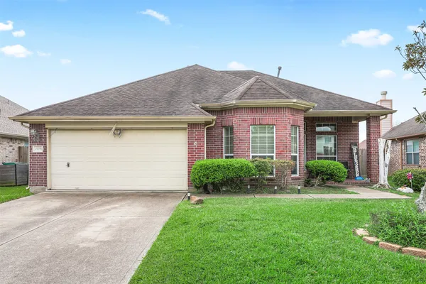 $250,000 | 4906 Chase Stone Drive, Bacliff, TX 77518