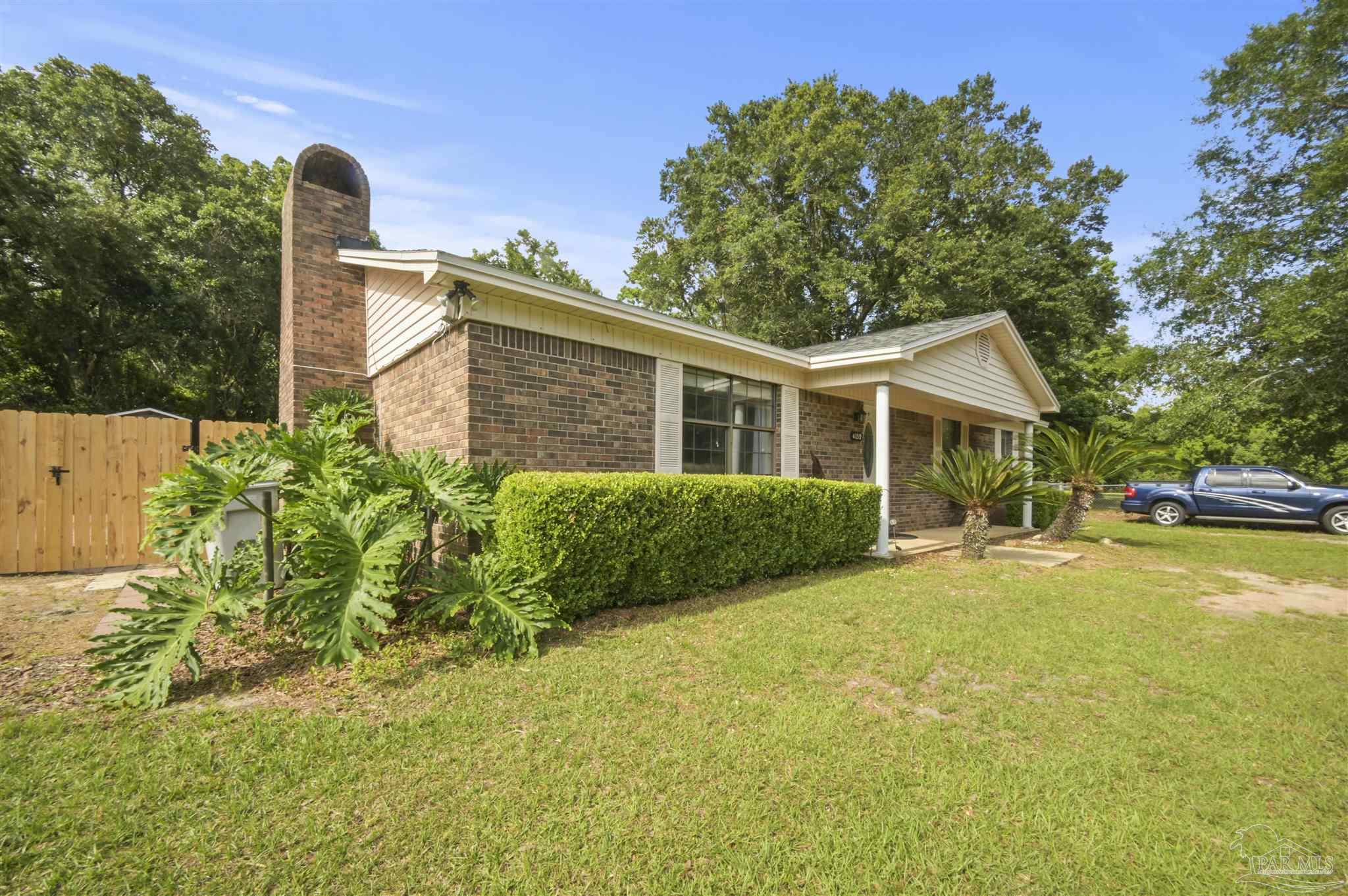 4152 Charles Circle Pace, FL 32571 - Photo 3 of 24 Gallery Image 3