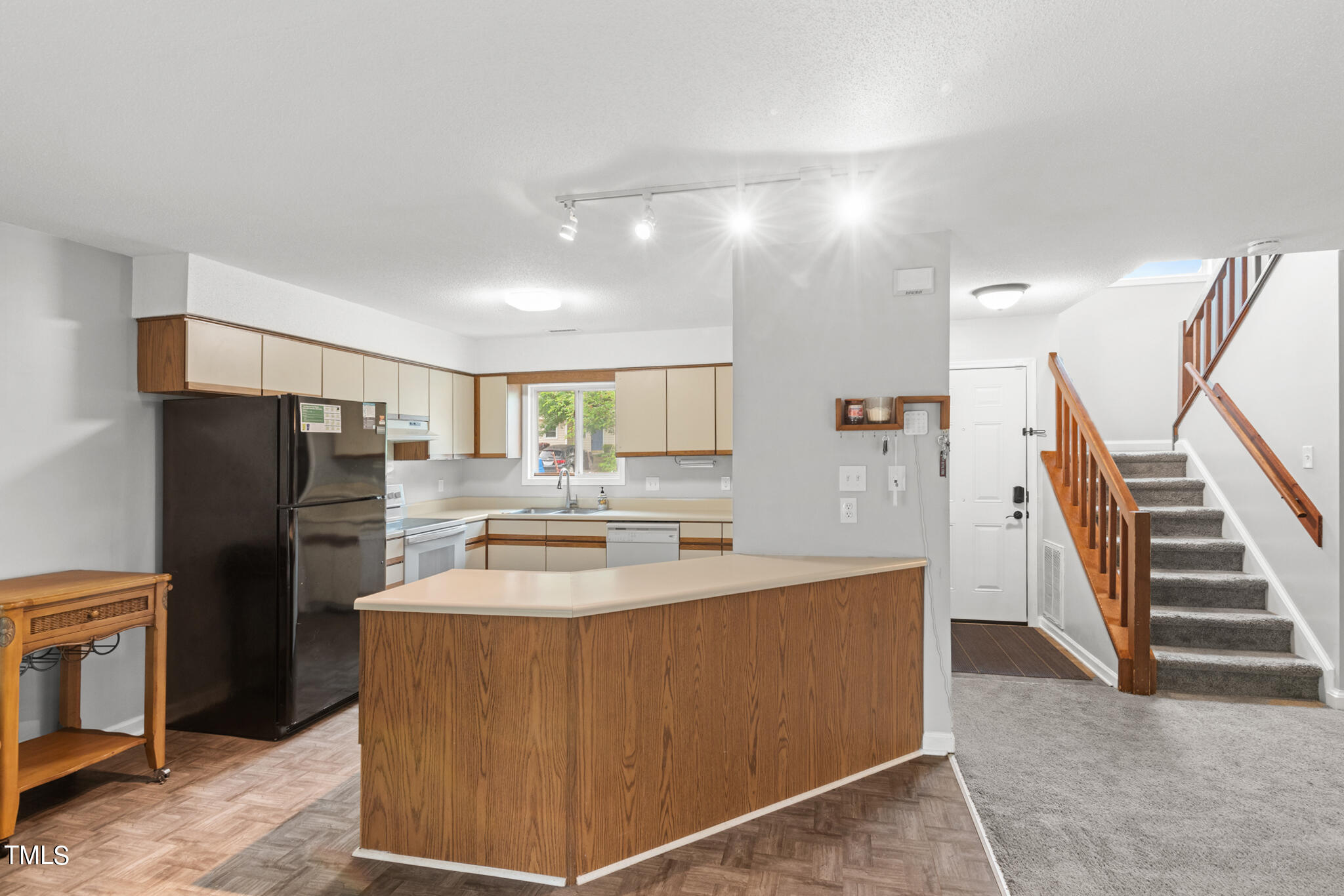 3307 Comstock Road Raleigh, NC 27604 - Photo 8 of 27 DSC_0117