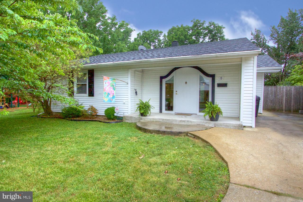 19 Edgemoor Road Lutherville-Timonium, MD 21093 - Photo 1 of 30 Exterior (Front)