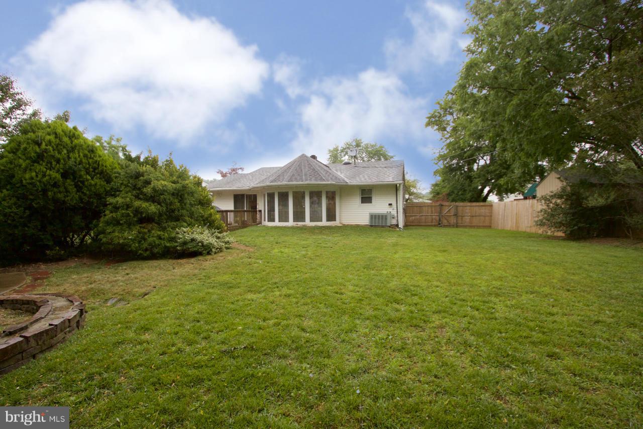 19 Edgemoor Road Lutherville-Timonium, MD 21093 - Photo 26 of 30 Exterior (Rear)