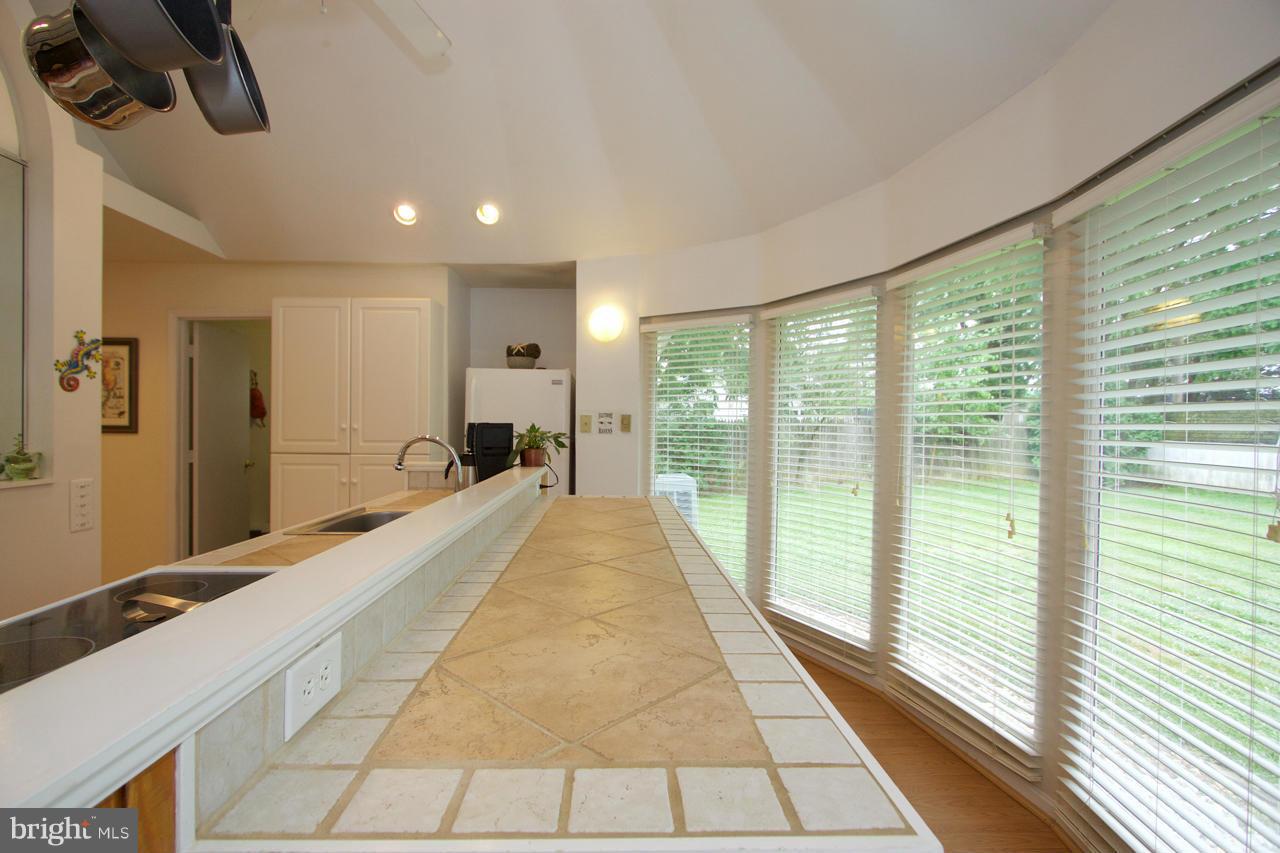 19 Edgemoor Road Lutherville-Timonium, MD 21093 - Photo 10 of 30 Kitchen