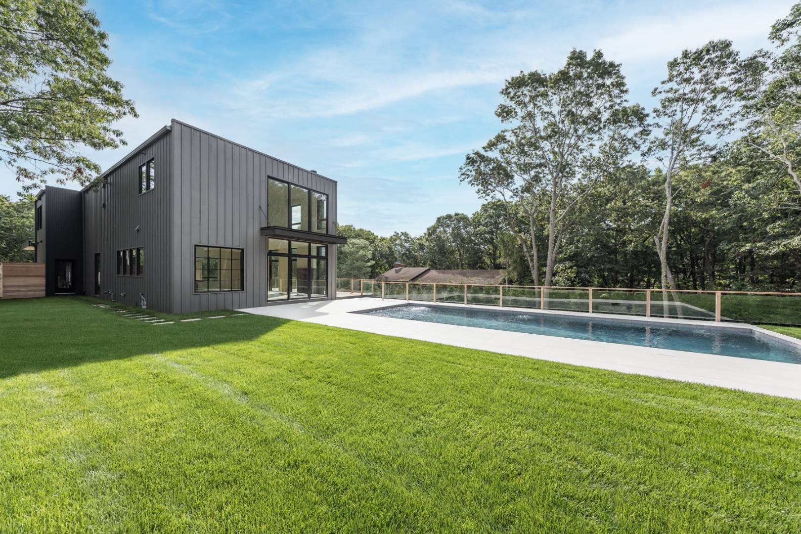 19 Peter's Path East Hampton, NY 11937 - Photo 7 of 29 a view of a house with a yard