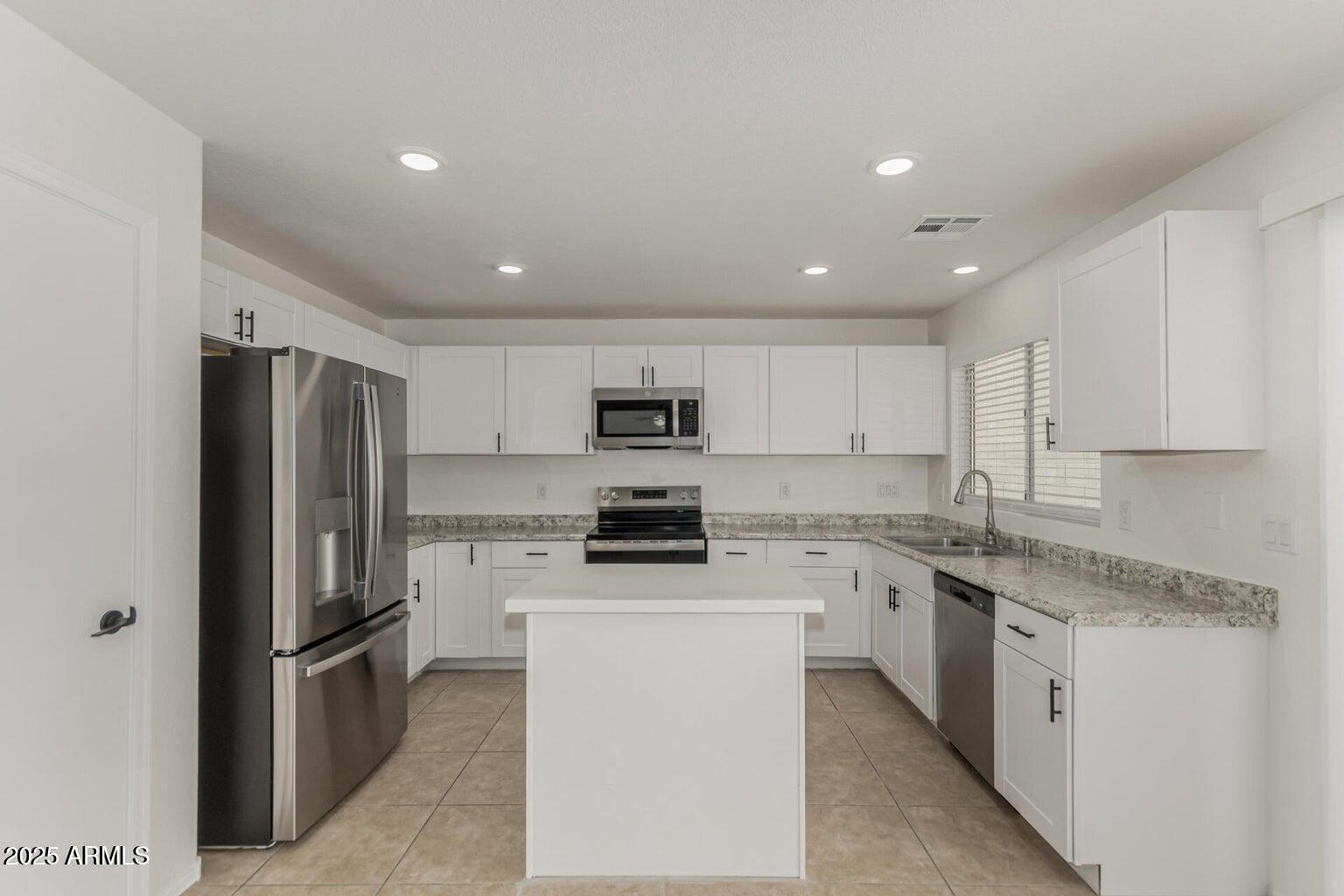 8519 West Berkeley Road Phoenix, AZ 85037 - Photo 8 of 33 20250731230554900908000000-o