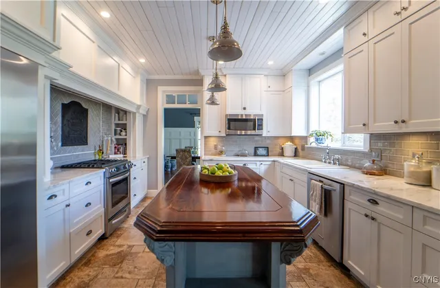 $639,900 | 139 Riverview Road, Schoharie, NY 12157