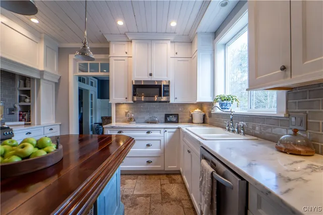 $639,900 | 139 Riverview Road, Schoharie, NY 12157