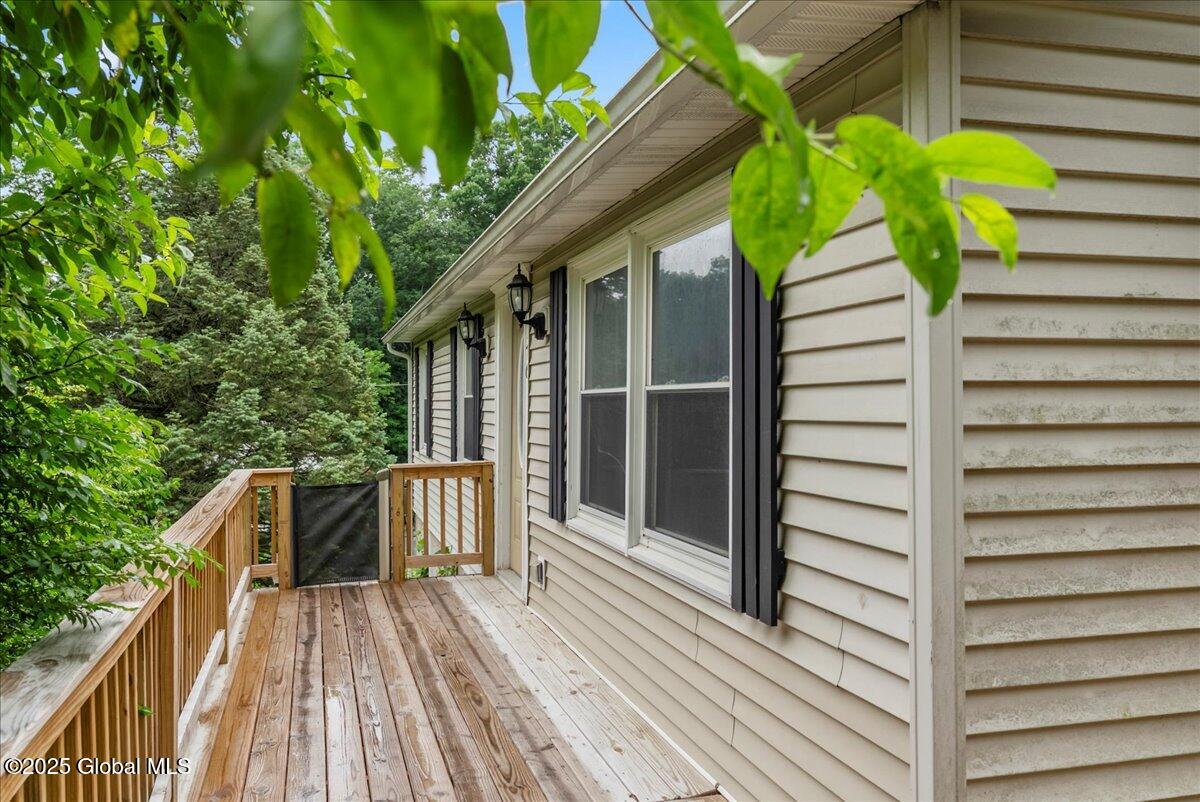 176 Northampton Road Amsterdam, NY 12010 - Photo 8 of 32 38-DSC03865