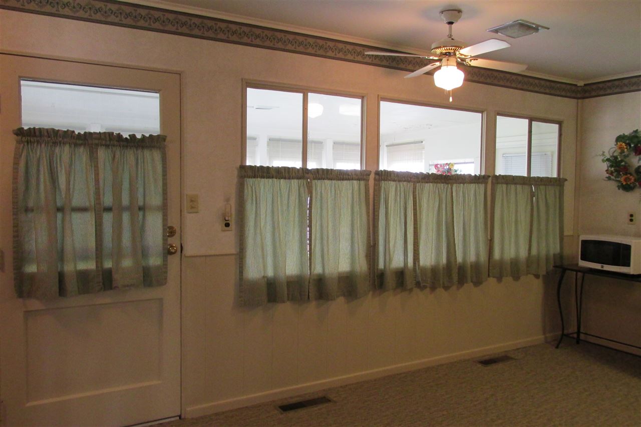 218 North Greenbriar Road Muncie, IN 47304 - Photo 11 of 35 Gallery Image 11