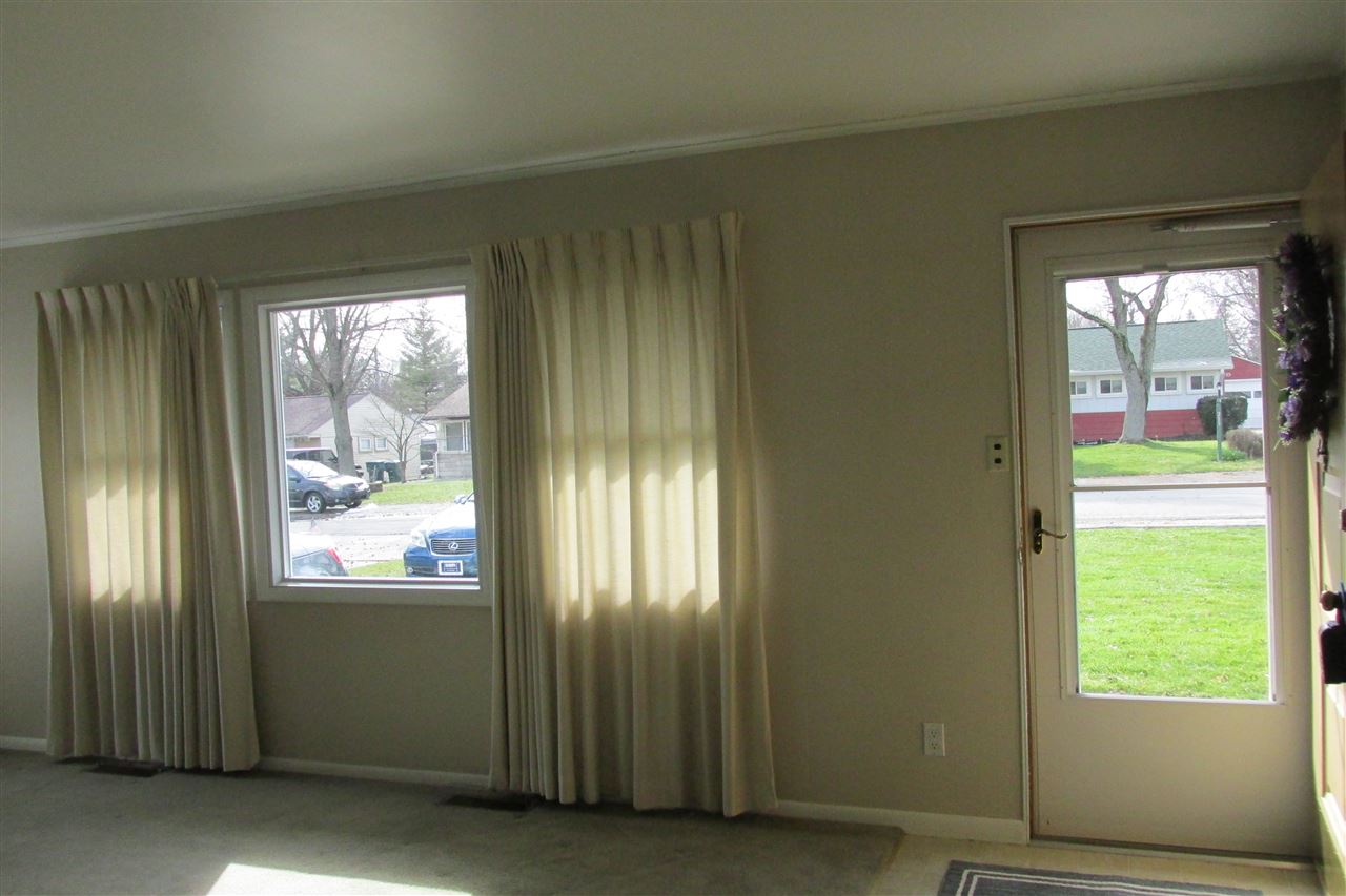 218 North Greenbriar Road Muncie, IN 47304 - Photo 14 of 35 Gallery Image 14