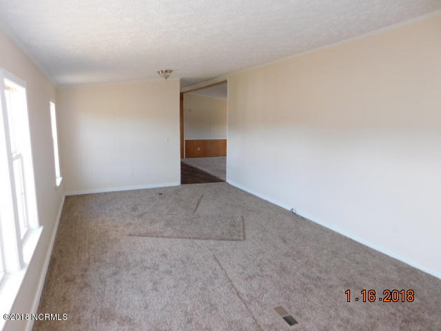 925 Purser Road Vanceboro, NC 28586 - Photo 5 of 17 DSCN4792