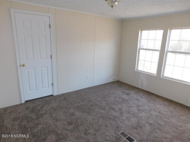 925 Purser Road Vanceboro, NC 28586 - Photo 10 of 17 DSCN4804