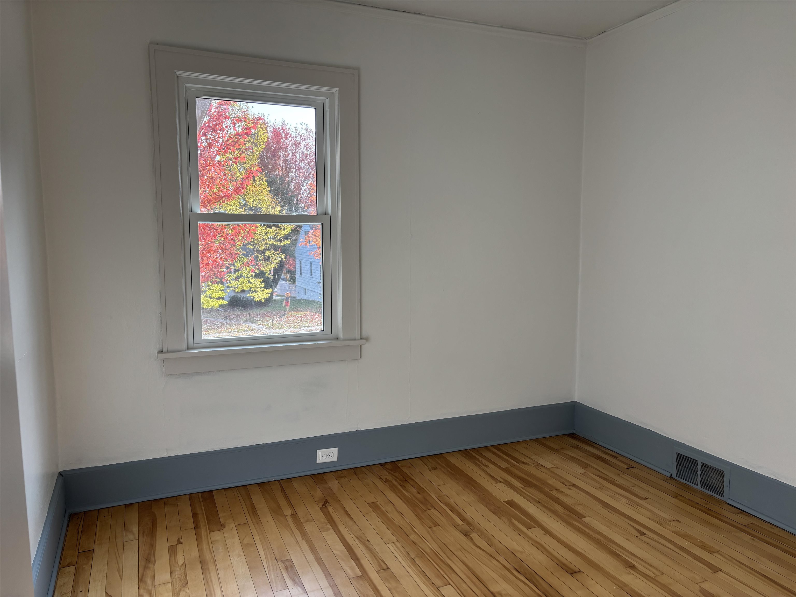 2515 Jefferson Street Duluth, MN 55812 - Photo 19 of 25 Empty room featuring light wood-type flooring and baseboards