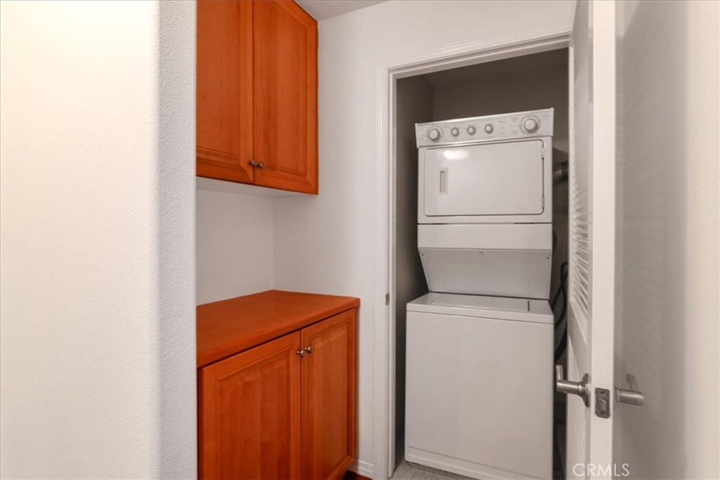 21345 Hawthorne Boulevard, Unit 217 Torrance, CA 90503 - Photo 10 of 41 a utility room with dryer and washer