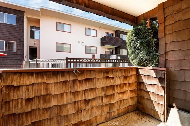 $375,000 | 5403 Newcastle Avenue, Unit 28, Encino, CA 91316