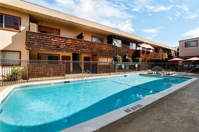 $375,000 | 5403 Newcastle Avenue, Unit 28, Encino, CA 91316