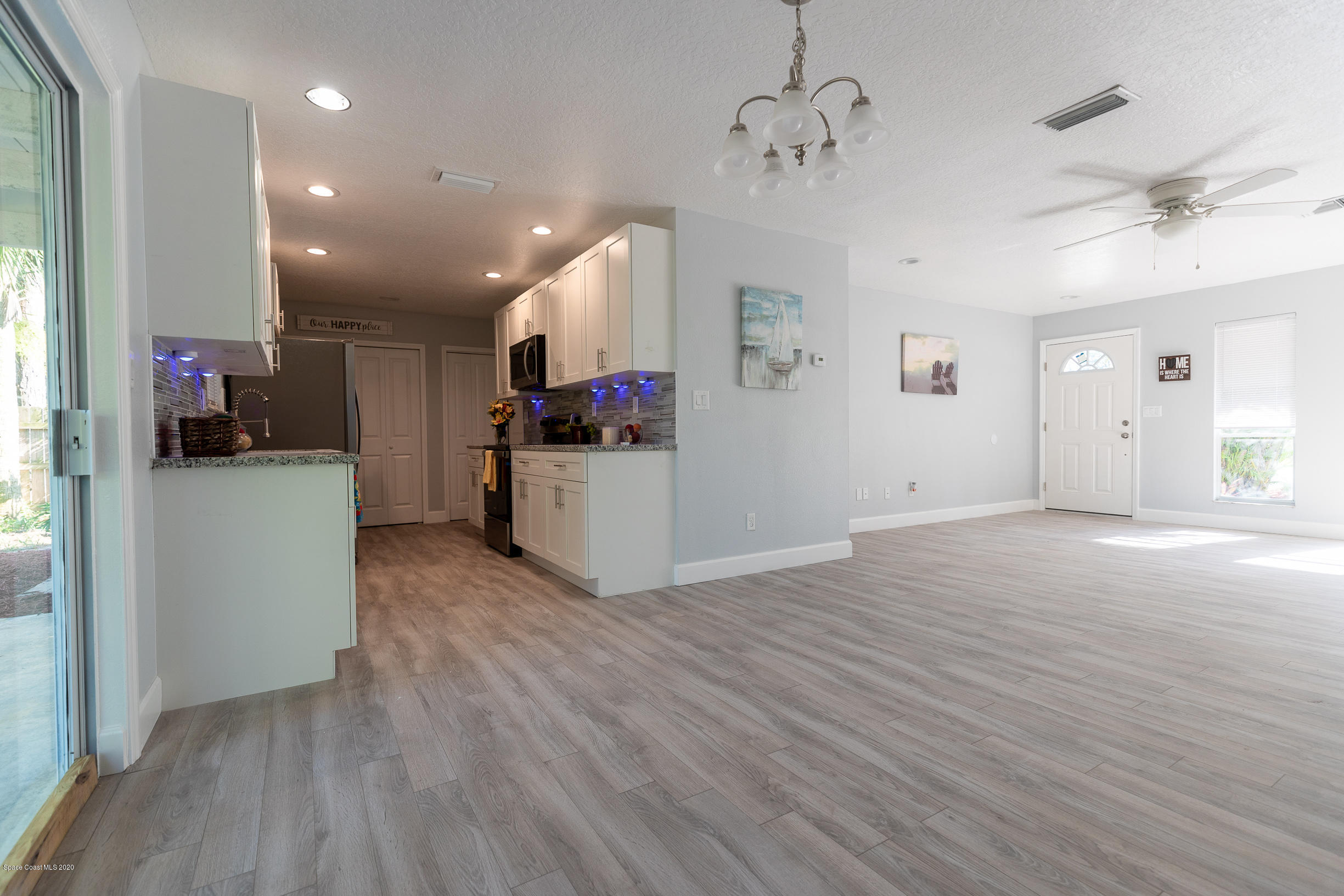 171 Angelo Road Southeast Palm Bay, FL 32909 - Photo 5 of 20 171 Angelo Road SE Palm Bay Pic 29
